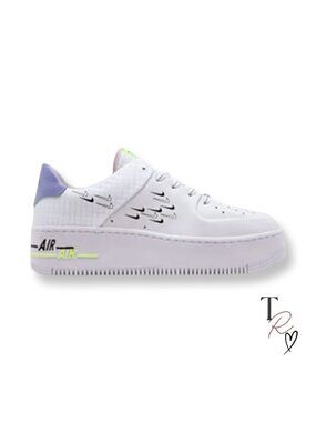Nike Wmns Air Force 1 Sage 'Light Thistle' Sneaker White and Purple Size 7.5